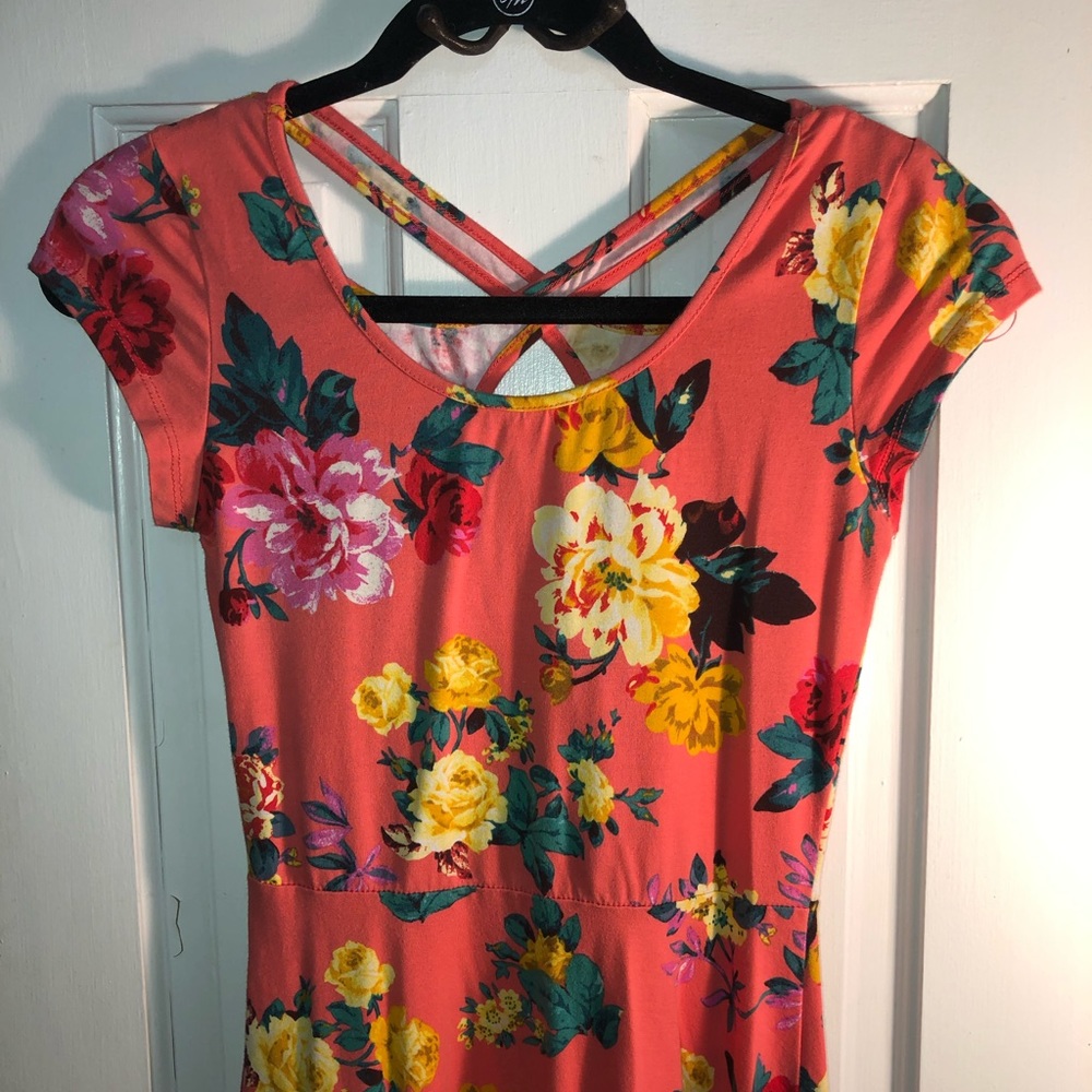 🎈3@ $20! Cute Coral Keyhole Dress